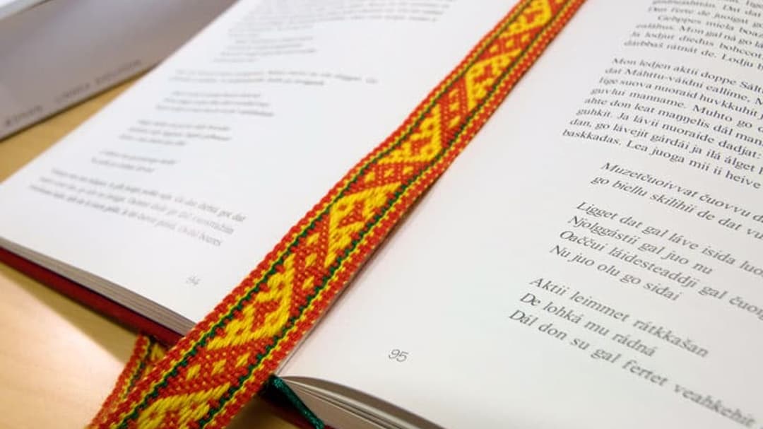 Uppslagen bok