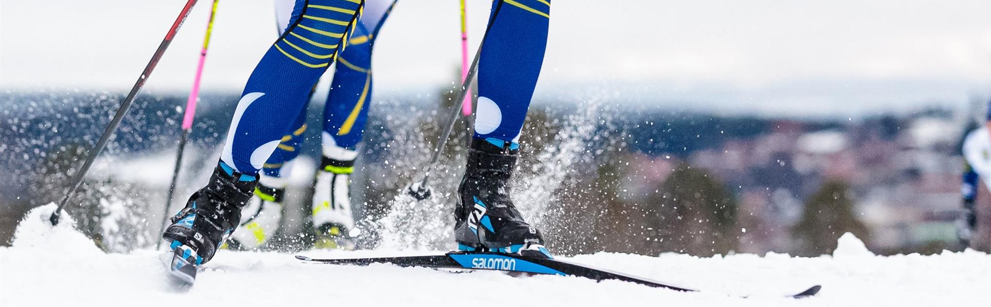 Kvinnlig skidåkare