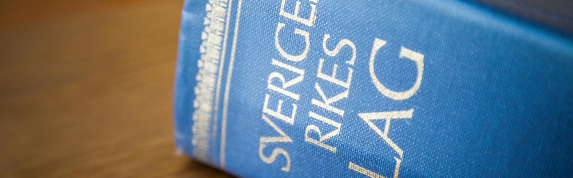 17018580-sveriges-rikes-lag.jpg