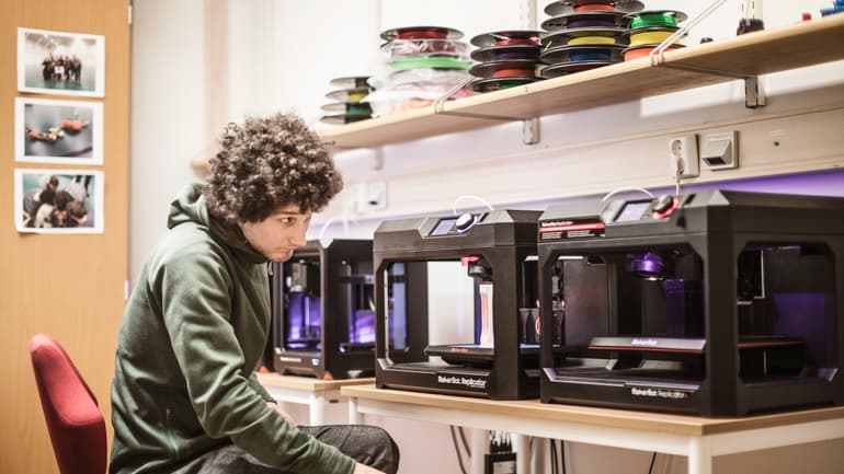 Studenternas 3D-labb sportteknologi och maskiningenjör