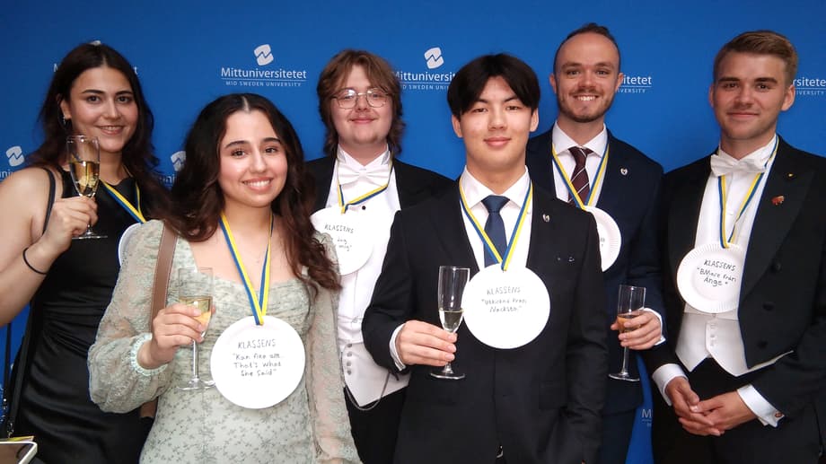 Glada studenter på avslutningen 2026