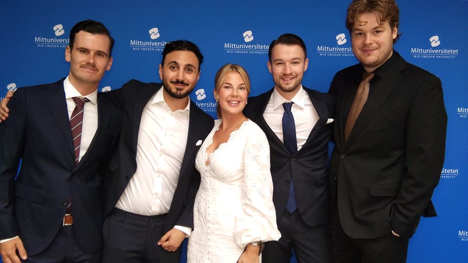 Glada studenter på avslutningen 2026