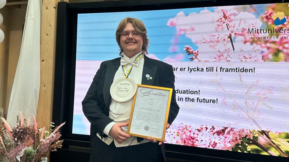 Lukas Haglund tilldelades priset Årets kåraktiva av Studentkåren.