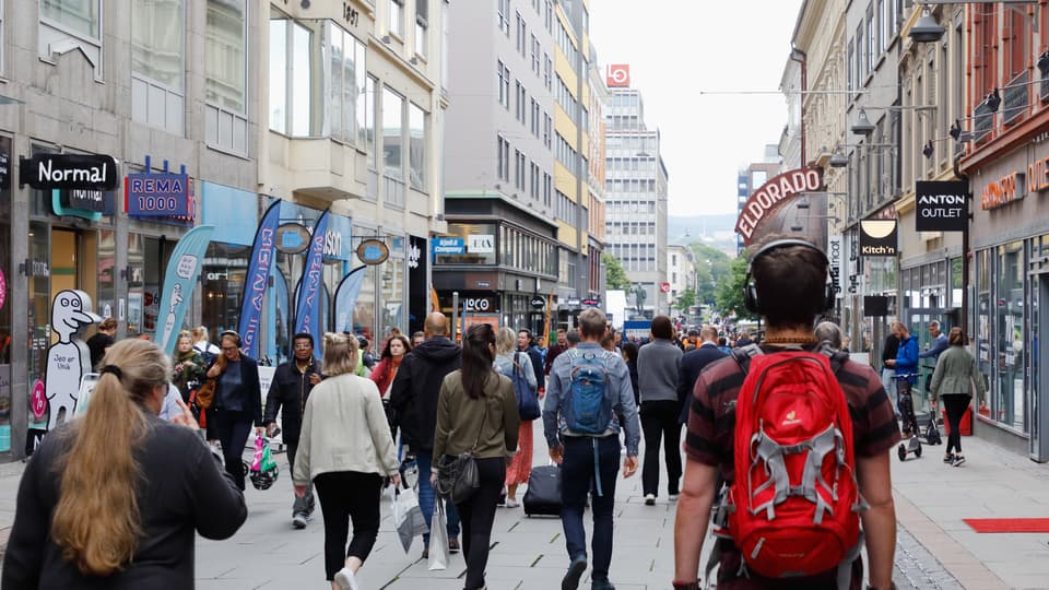 32108408-pedestrians-only-street.jpg