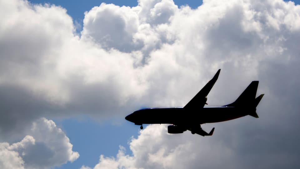 440022-airplane-silhouette.jpg
