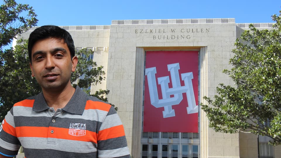 En man inklippt framför University of Houston