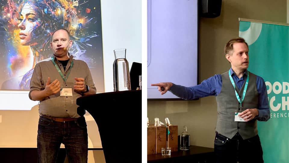 Stefan Forsström och Jan Lundgren håller en föreläsning