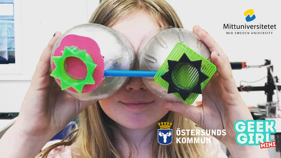 ung tjej med silvergrej framför ögonen