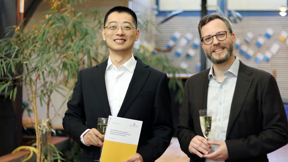 PhD-student Yuxuan Zhang and Supervisor Sebastian Bader 